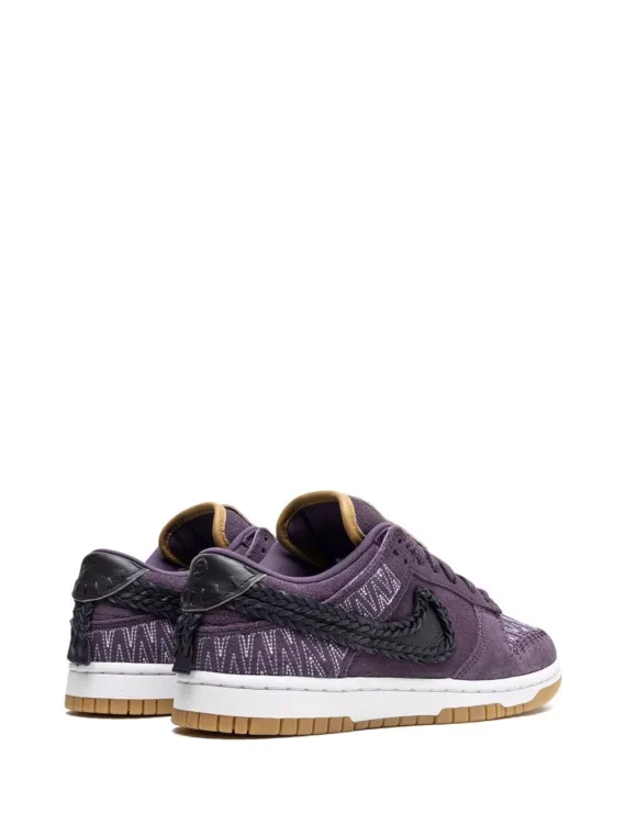 ⁦NIKE Dunk Low N7 "Dark Raisin" sneakers⁩ – תמונה ⁦3⁩