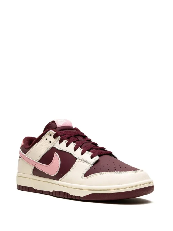 ⁦NIKE Dunk Low Retro Prm "Valentine'S Day 2023" sneakers⁩ – תמונה ⁦2⁩