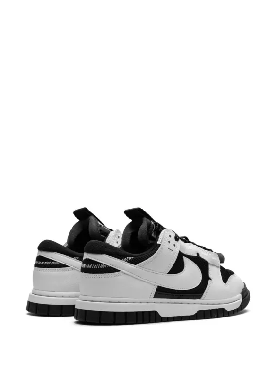 ⁦NIKE Air Dunk Low Remastered "Reverse Panda" sneakers⁩ – תמונה ⁦3⁩