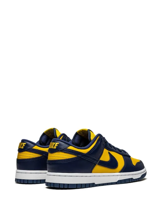 ⁦NIKE Dunk Low "Michigan" sneakers⁩ – תמונה ⁦3⁩