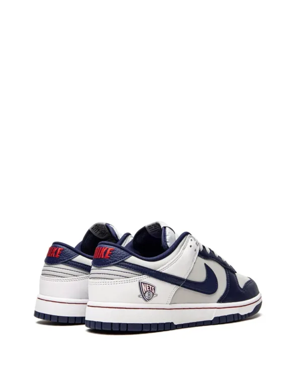 ⁦NIKE Dunk Low Retro EMB "NBA 75th Anniversary - Brooklyn Nets" sneakers⁩ – תמונה ⁦3⁩