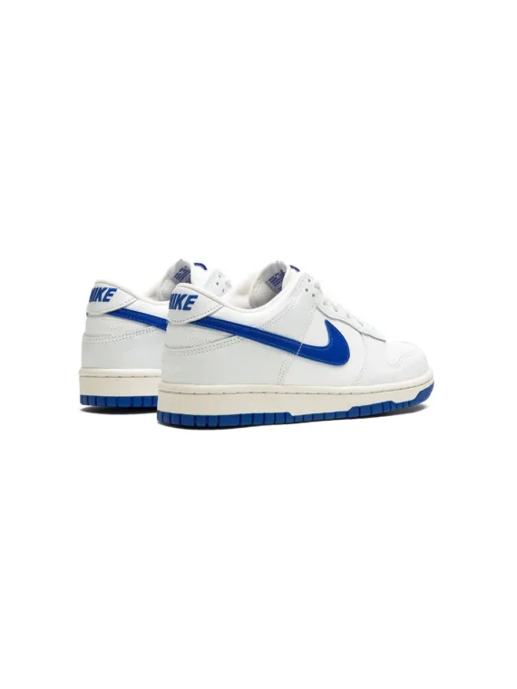 ⁦NIKE Dunk Low "Summit White Hyper Royal" sneakers⁩ – תמונה ⁦3⁩