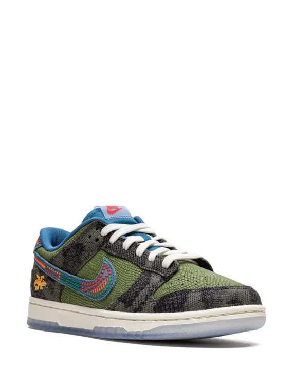 ⁦NIKE Dunk Low "Siempre Familia" sneakers⁩ – תמונה ⁦2⁩