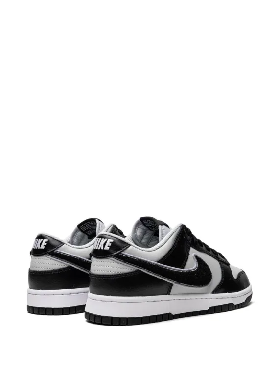 ⁦NIKE Dunk Low "Chenille Swoosh Black Grey" sneakers⁩ – תמונה ⁦3⁩