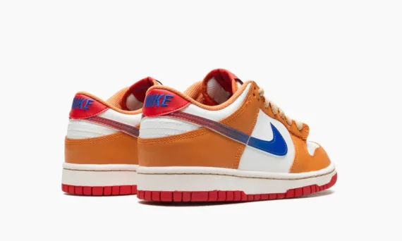 ⁦NIKE Dunk Low GS "Hot Curry"⁩ – תמונה ⁦3⁩