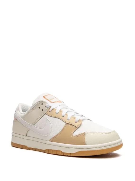 ⁦NIKE Dunk Low SE "If Lost Return To" sneakers⁩ – תמונה ⁦2⁩