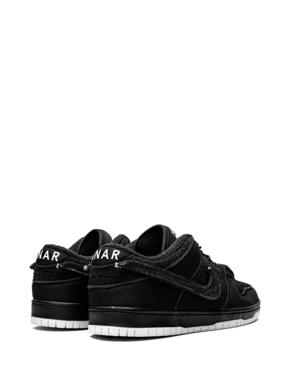 ⁦NIKE x Gnarhunters SB Dunk Low sneakers⁩ – תמונה ⁦3⁩