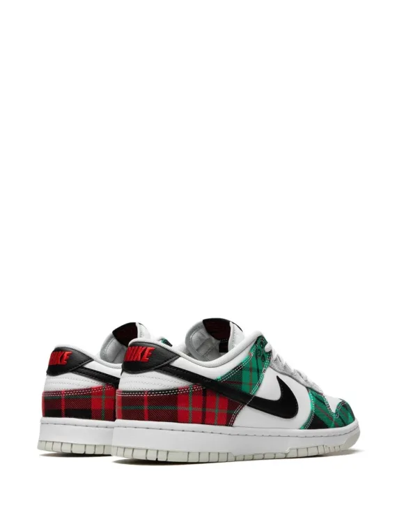 ⁦NIKE Dunk Low "Tartan Plaid" sneakers⁩ – תמונה ⁦3⁩