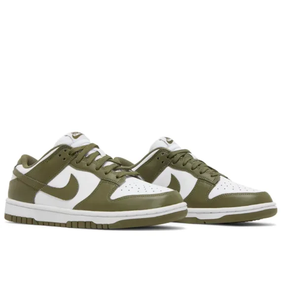 ⁦NIKE DUNK LOW MEDIUM OLIVE (W)⁩ – תמונה ⁦2⁩