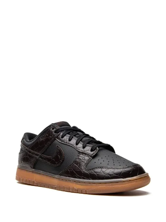 ⁦NIKE Dunk Low "Velvet Brown Black" sneakers⁩ – תמונה ⁦2⁩