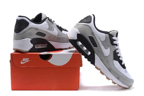 ⁦NIKE AIR MAX 90 Light Smoke grey⁩ – תמונה ⁦4⁩