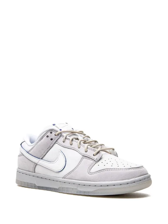 ⁦NIKE Dunk Low "Wolf Grey/Pure Platinum" sneakers⁩ – תמונה ⁦2⁩