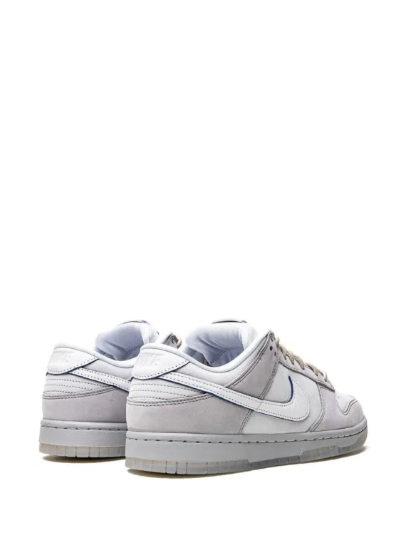 ⁦NIKE Dunk Low "Wolf Grey/Pure Platinum" sneakers⁩ – תמונה ⁦3⁩