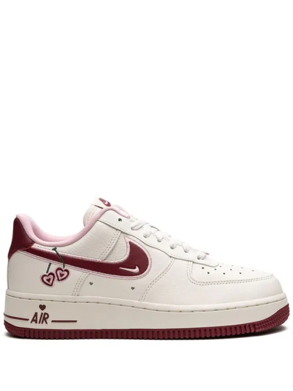 נעלי נייק-Nike Air Force 1 Low "Valentine's Day" sneakers