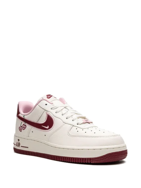 ⁦נעלי נייק-Nike Air Force 1 Low "Valentine's Day" sneakers⁩ – תמונה ⁦2⁩