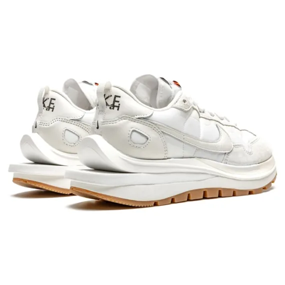 ⁦Nike Vaporwaffle Sacai Sail Gum⁩ – תמונה ⁦3⁩