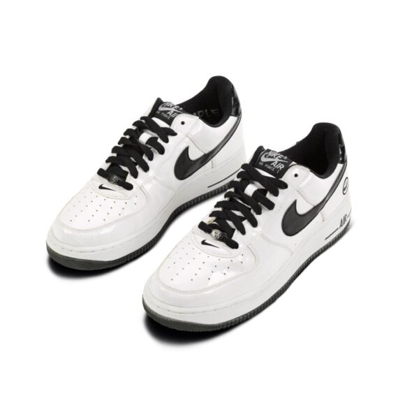 ⁦נעלי נייק-Nike Air Force 1 Low White Black Patent⁩ – תמונה ⁦3⁩