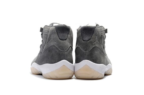 ⁦NIKE Air Jordan 11 Retro Premium 'Grey Suede'⁩ – תמונה ⁦2⁩