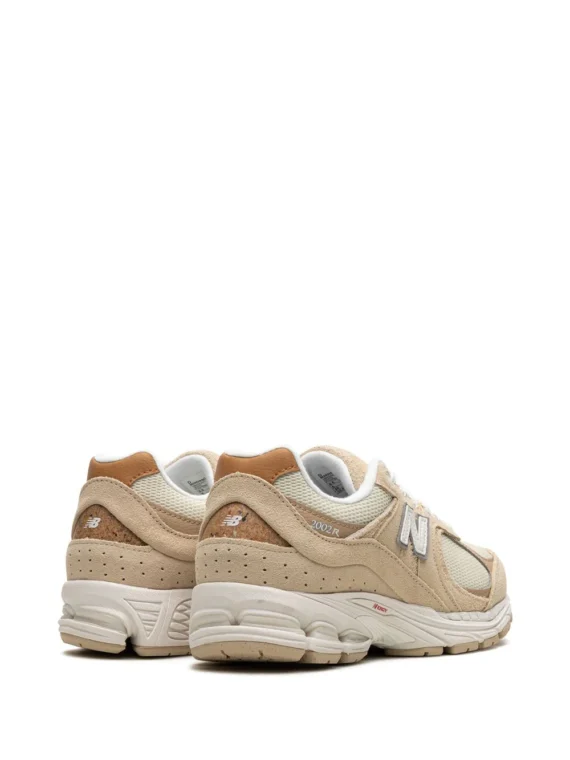 ⁦ניו באלאנס - New Balance 2002 R Sandstone sneakers⁩ – תמונה ⁦3⁩