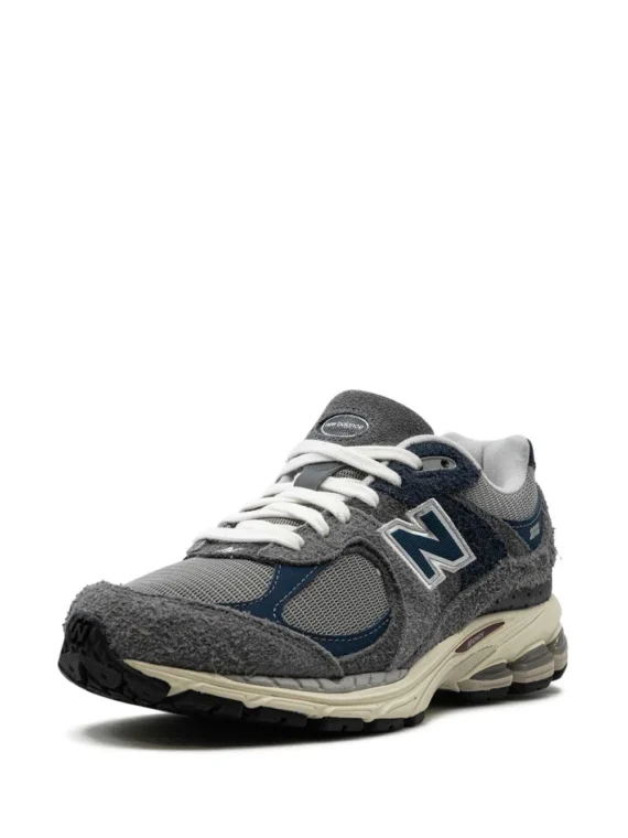 ⁦ניו באלאנס - New Balance 2002 R Navy sneakers⁩ – תמונה ⁦2⁩