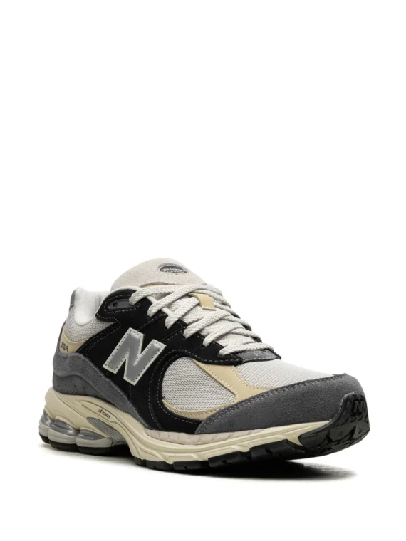 ⁦ניו באלאנס - New Balance 2002 R suede sneakers⁩ – תמונה ⁦2⁩