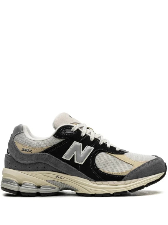 ניו באלאנס - New Balance 2002 R suede sneakers