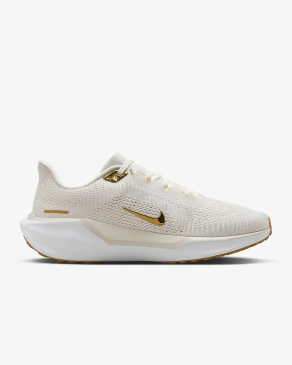 ⁦נעלי נייק פגסוס - Nike Pegasus 41 Cream and White⁩ – תמונה ⁦3⁩