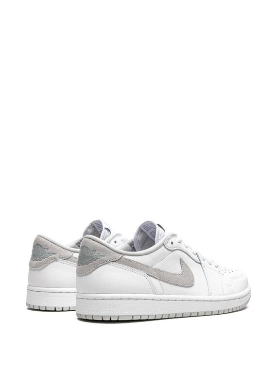 ⁦נייק ג'ורדן -NIKE AIR JORDAN 1 LOW - Neutral Grey⁩ – תמונה ⁦3⁩