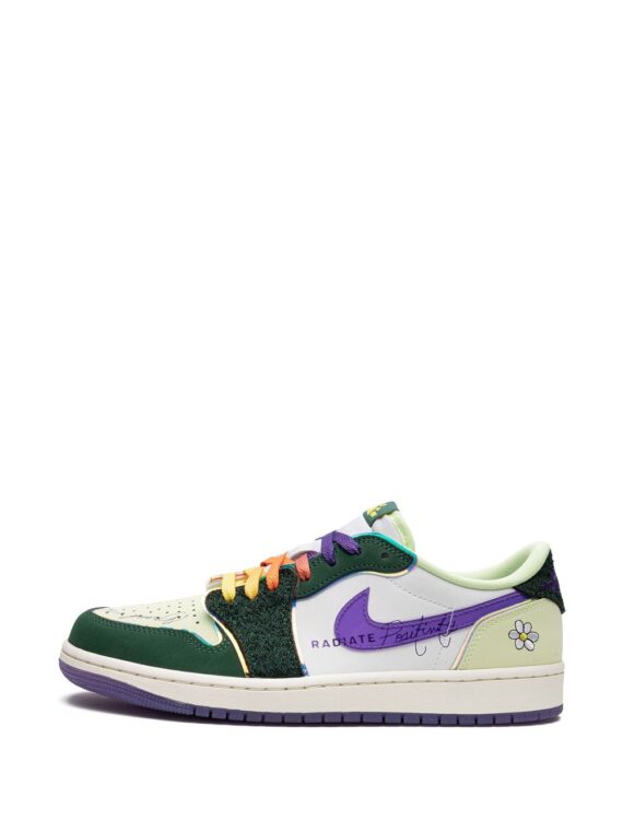 ⁦נייק ג'ורדן -NIKE AIR JORDAN 1 LOW - Green/purple/white⁩ – תמונה ⁦5⁩