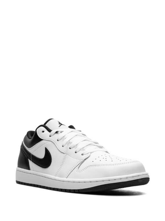 ⁦נייק ג'ורדן -NIKE AIR JORDAN 1 LOW - White/Black⁩ – תמונה ⁦2⁩