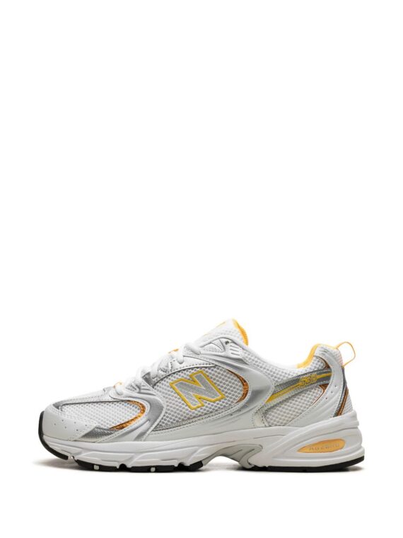 ⁦סניקרס ניו באלאנס NEW BALANCE 530 White ange⁩ – תמונה ⁦3⁩