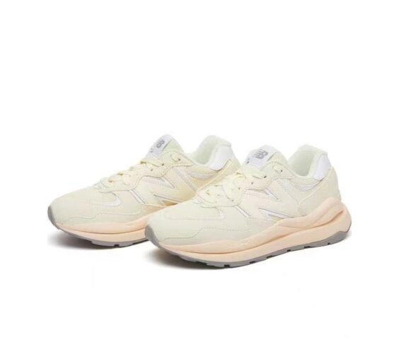 ⁦סניקרס ניו באלאנס NEW BALANCE 5740 White Cream⁩ – תמונה ⁦2⁩