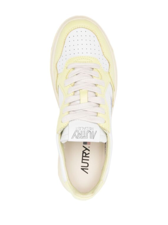 ⁦סניקרס - AUTRY Medalist Sneakers White/Lemon Yellow⁩ – תמונה ⁦4⁩