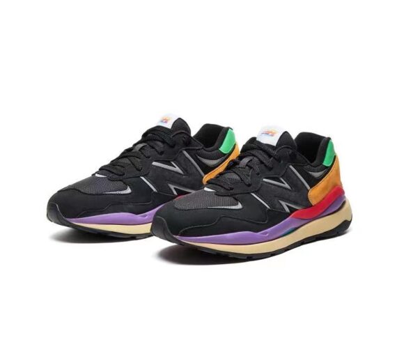 ⁦סניקרס ניו באלאנס NEW BALANCE 5740 Black Chestnut Purple⁩ – תמונה ⁦2⁩