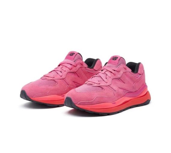 ⁦סניקרס ניו באלאנס NEW BALANCE 5740 Pink Red⁩ – תמונה ⁦2⁩