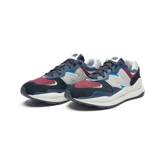 ⁦סניקרס ניו באלאנס NEW BALANCE 5740 Red Blue Black⁩ – תמונה ⁦2⁩